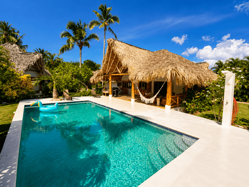 🌴 Exceptional Tropical Estate 80 m from Playa Cosón – Main Villa & 4 Indep
