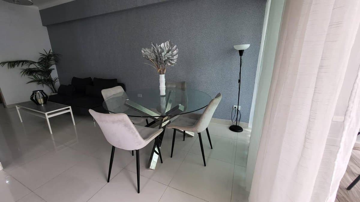 Apartamento en Alquiler Amueblado 1 Hab en Evaristo Morales