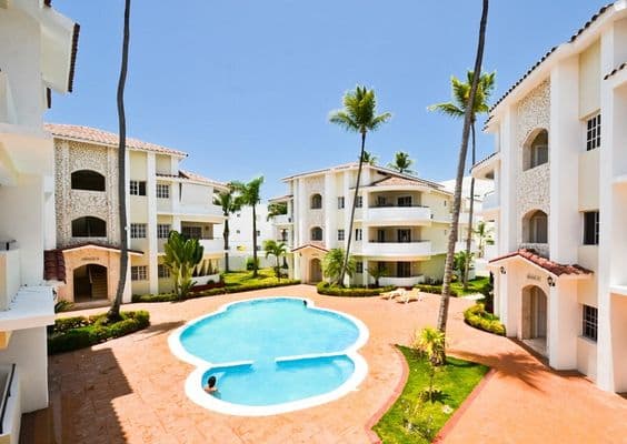 Arenas del Caribe In beach-town