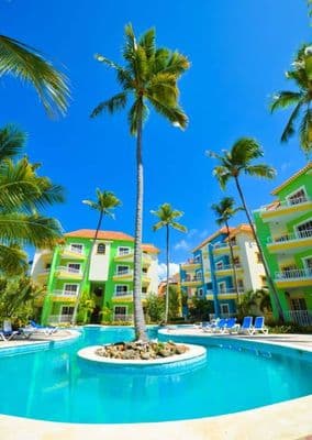 Palm Suites short walk to beach & dining