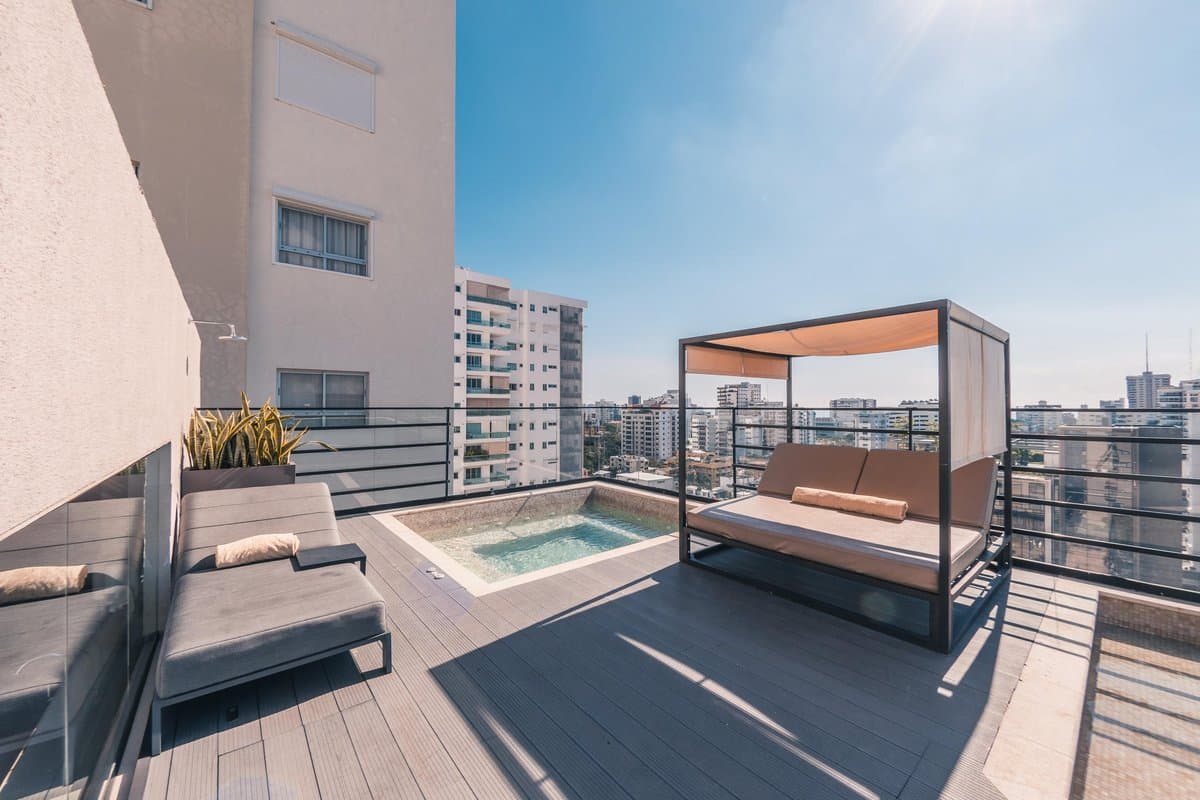 Breakfast Included at Regatta Living 907
