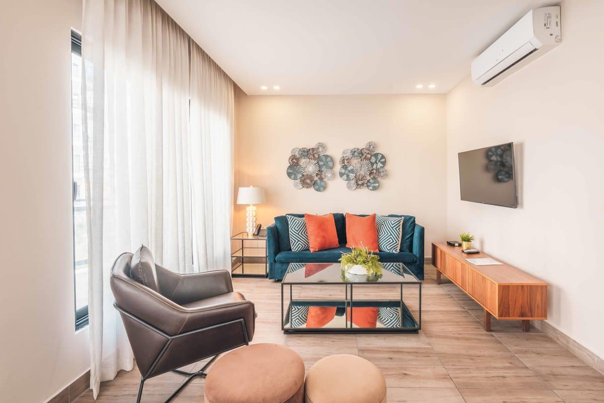 Breakfast Included at Regatta Living 302