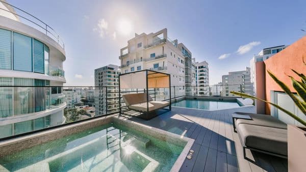 Regatta Living II with Breakfast Included! - 302