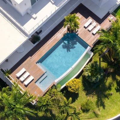 Villa Neon