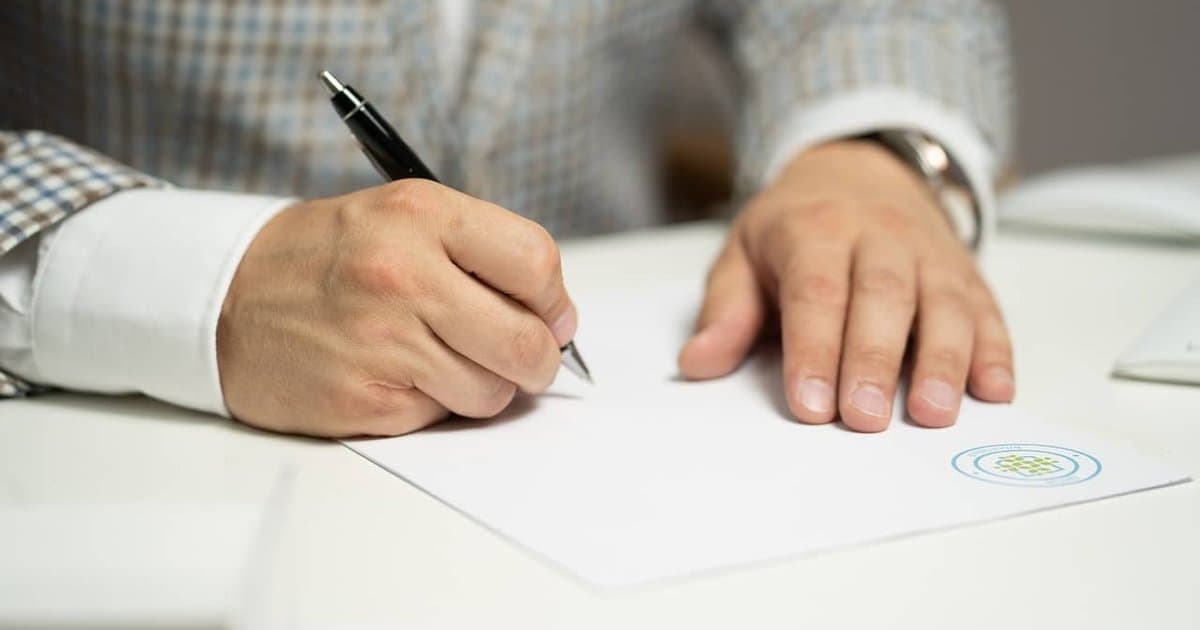 How can I obtain a residence visa in the Dominican Republic