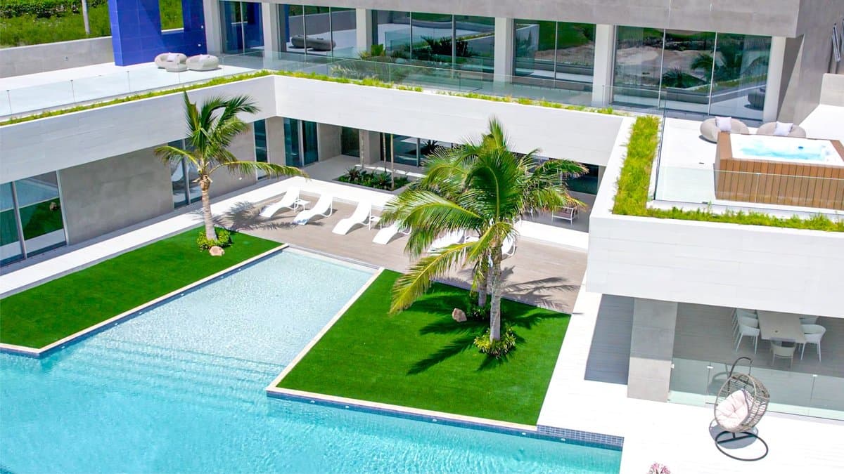 Villa Extravaganza